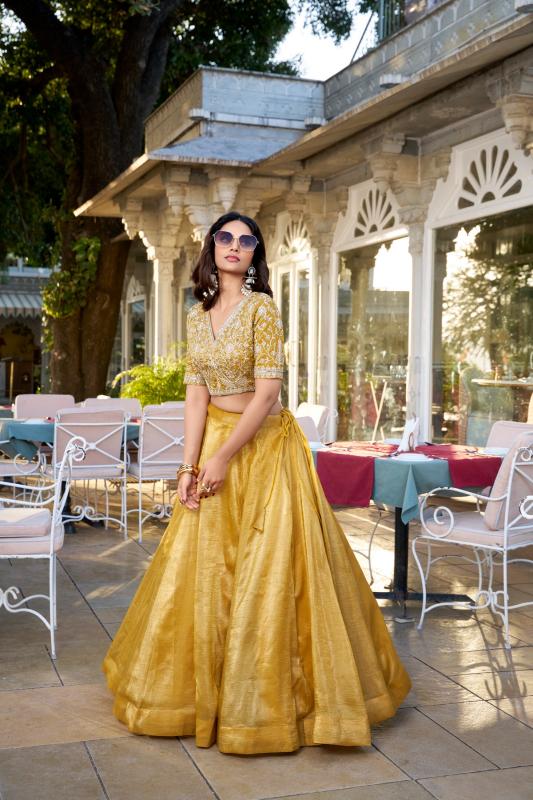 pr lnb1424 stitch goldie lehenga with unstitch blouse for indo western traditional outfit 