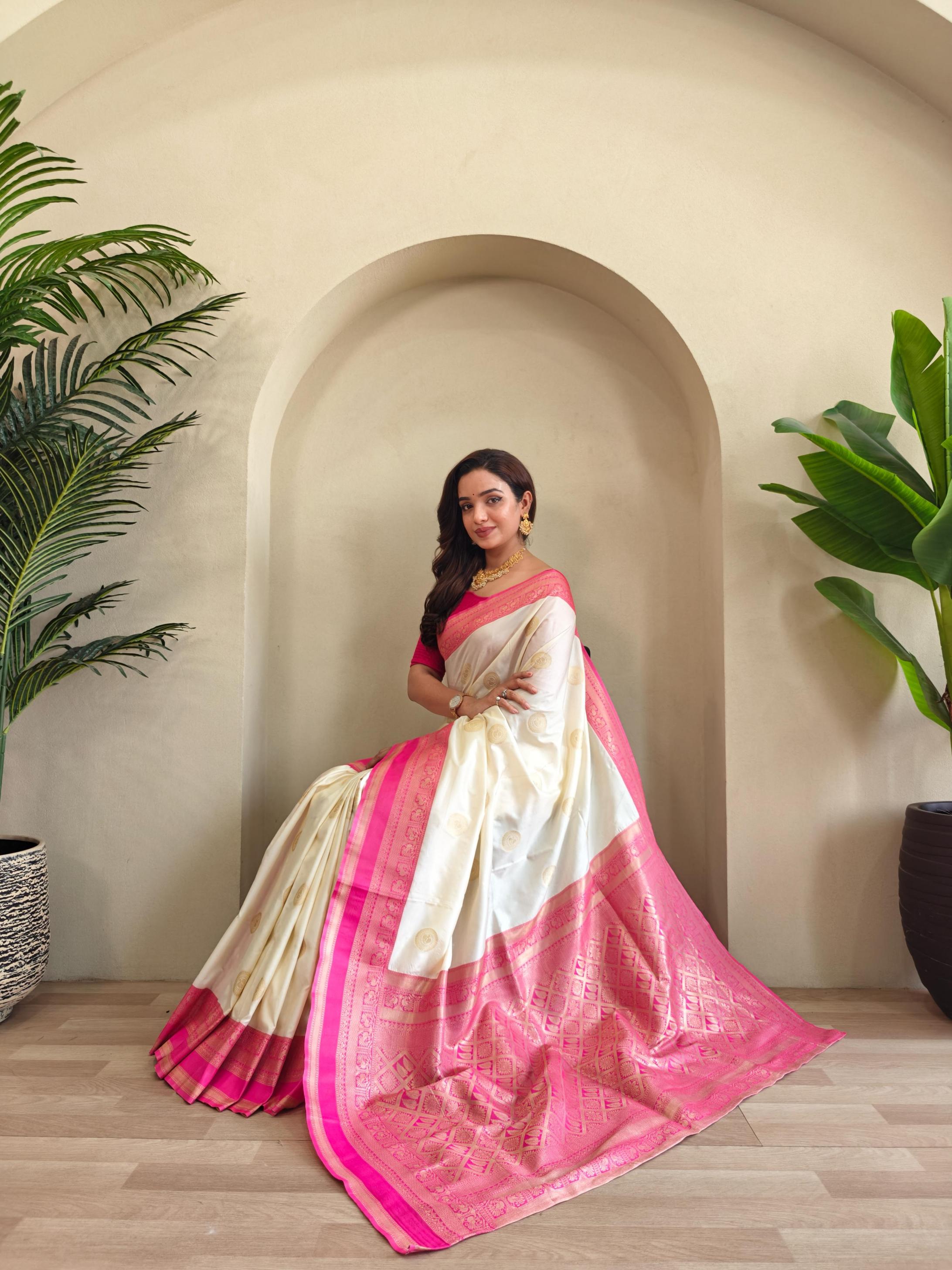 GOLD COIN POPULAR DESIGN SILK WEAVING SAREES ONLINE 