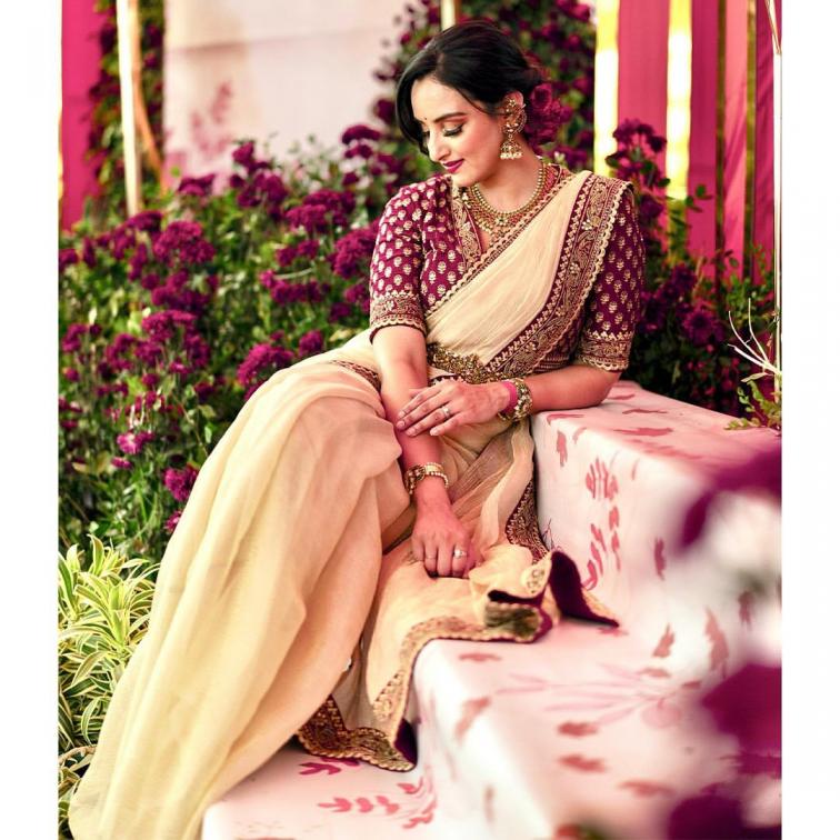 KC 2034 LUXURIOUS BANARASI CRUSH SAREES FOR WOMEN