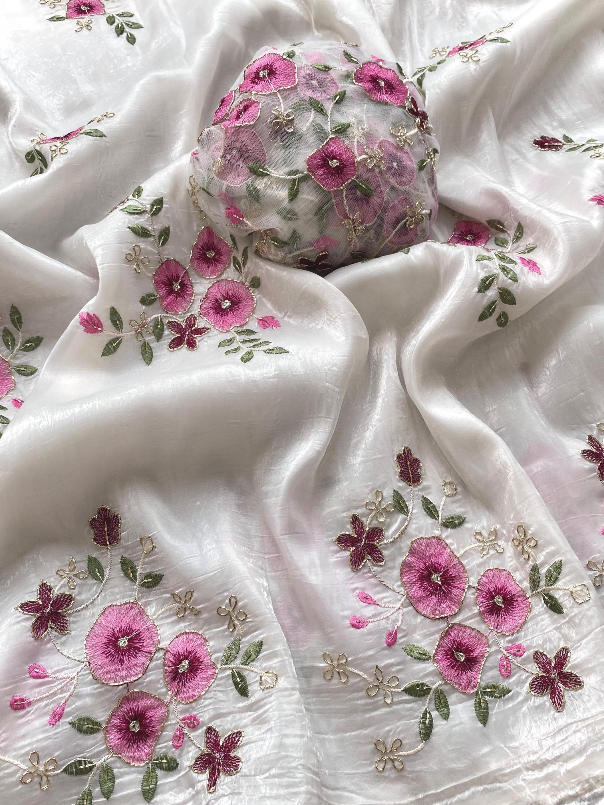 MUSKAN TRADITIONAL CRUSHED SAREE WHOLESALER 