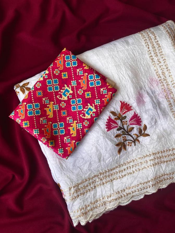 1022 attractive look crush organza sarees online 