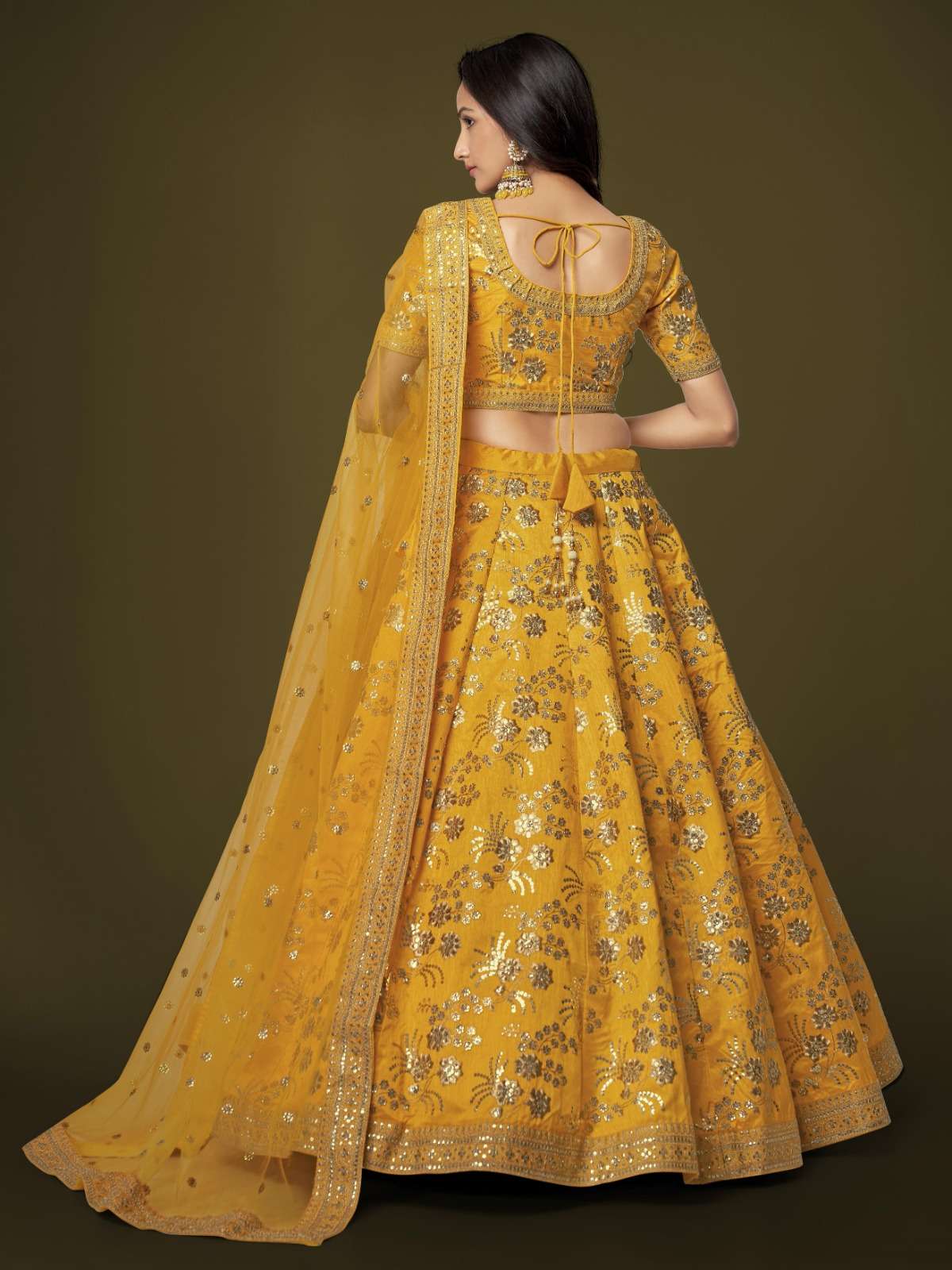 zeel 7811 fancy yellow color beautiful single lehenga choli with soft net dupatta