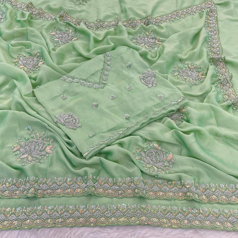 ds 692 attractive look silky crush saree with blouse pieces
