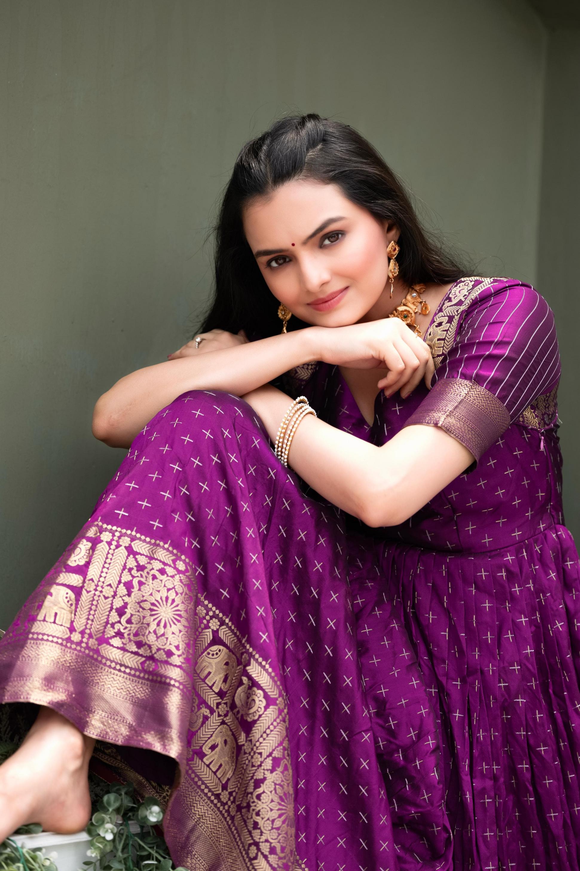 W208586 SILK FULLY STITCH CASUAL FLARED PLUS SIZE GOWNS